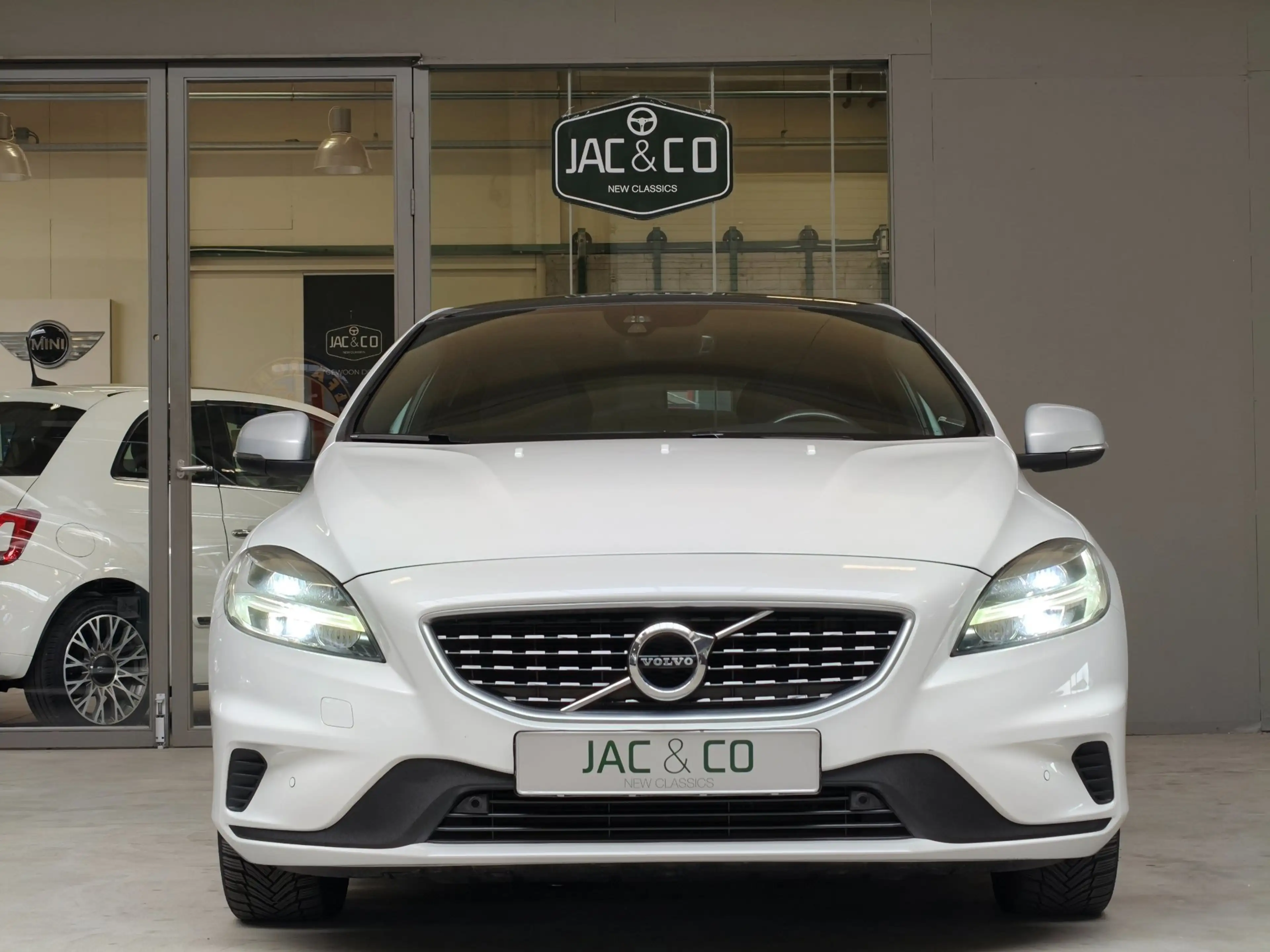 Volvo V40 1.5 T3 Polar+ Sport-Harman Kardon — photo 11