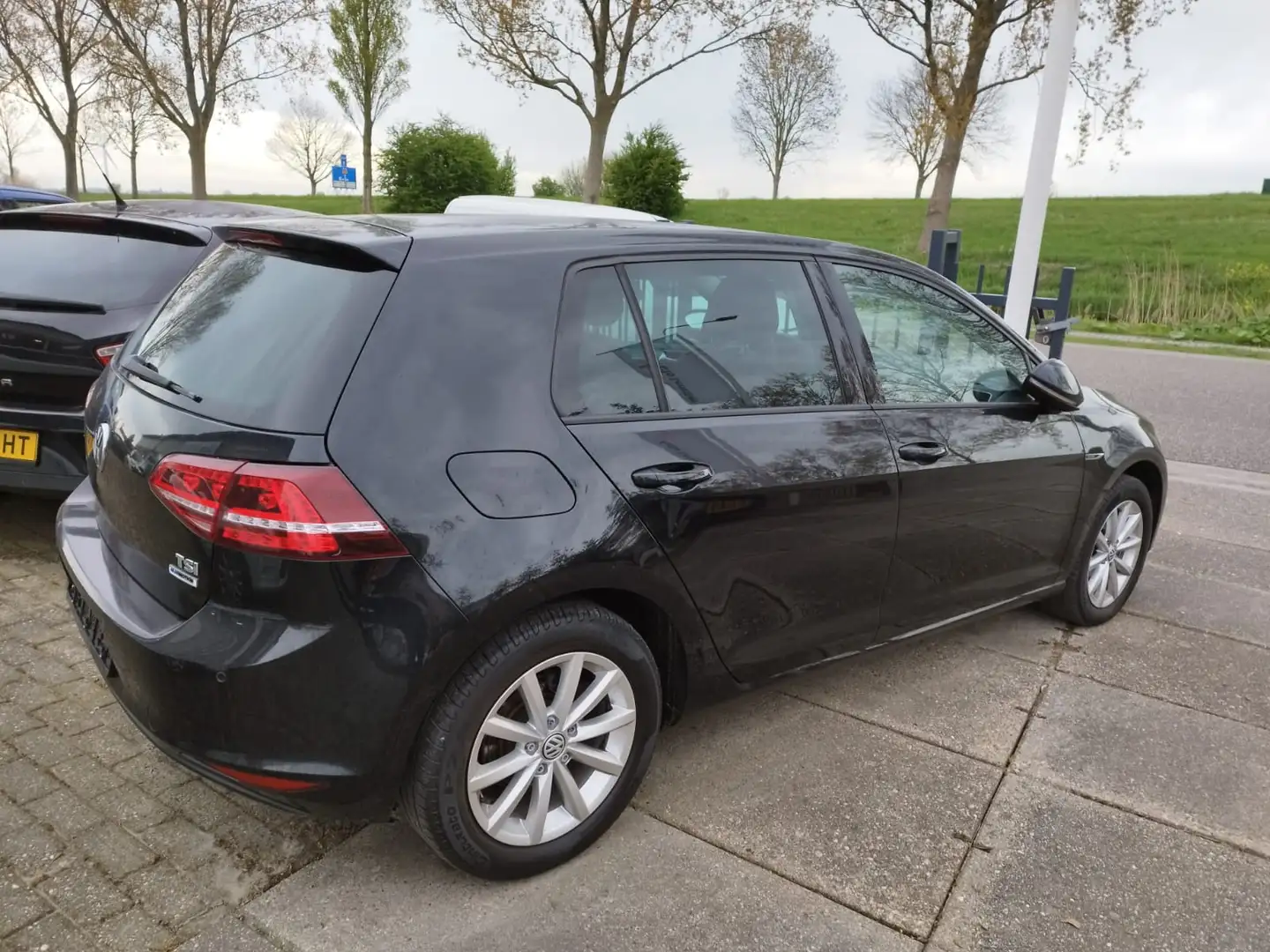 Volkswagen Golf 1.0 TSI Comfortline ** 110 PK ** 6-bak ** PDC ** B Negro - 2