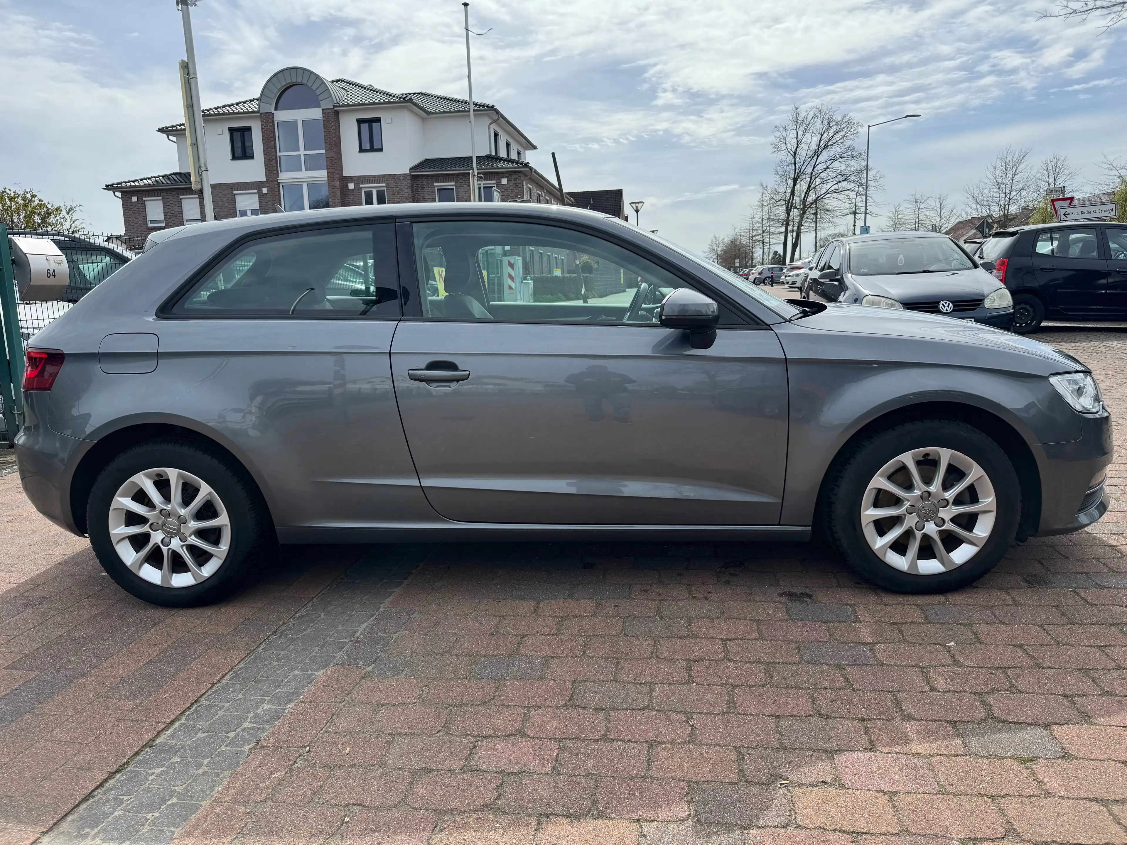 Audi A3 attraction-NAV+PDC+Shzg.. — photo 3