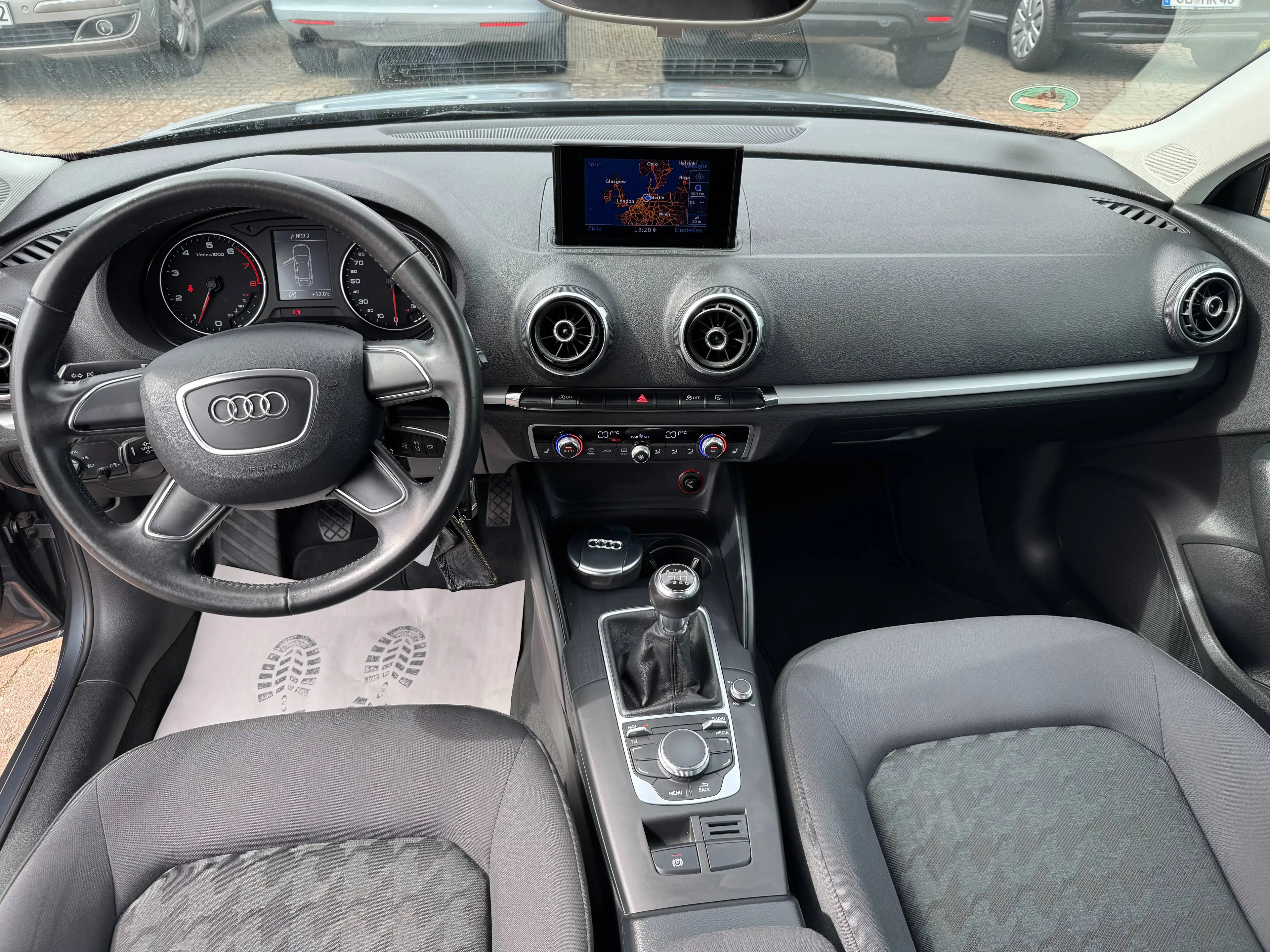 Audi A3 attraction-NAV+PDC+Shzg.. — photo 13
