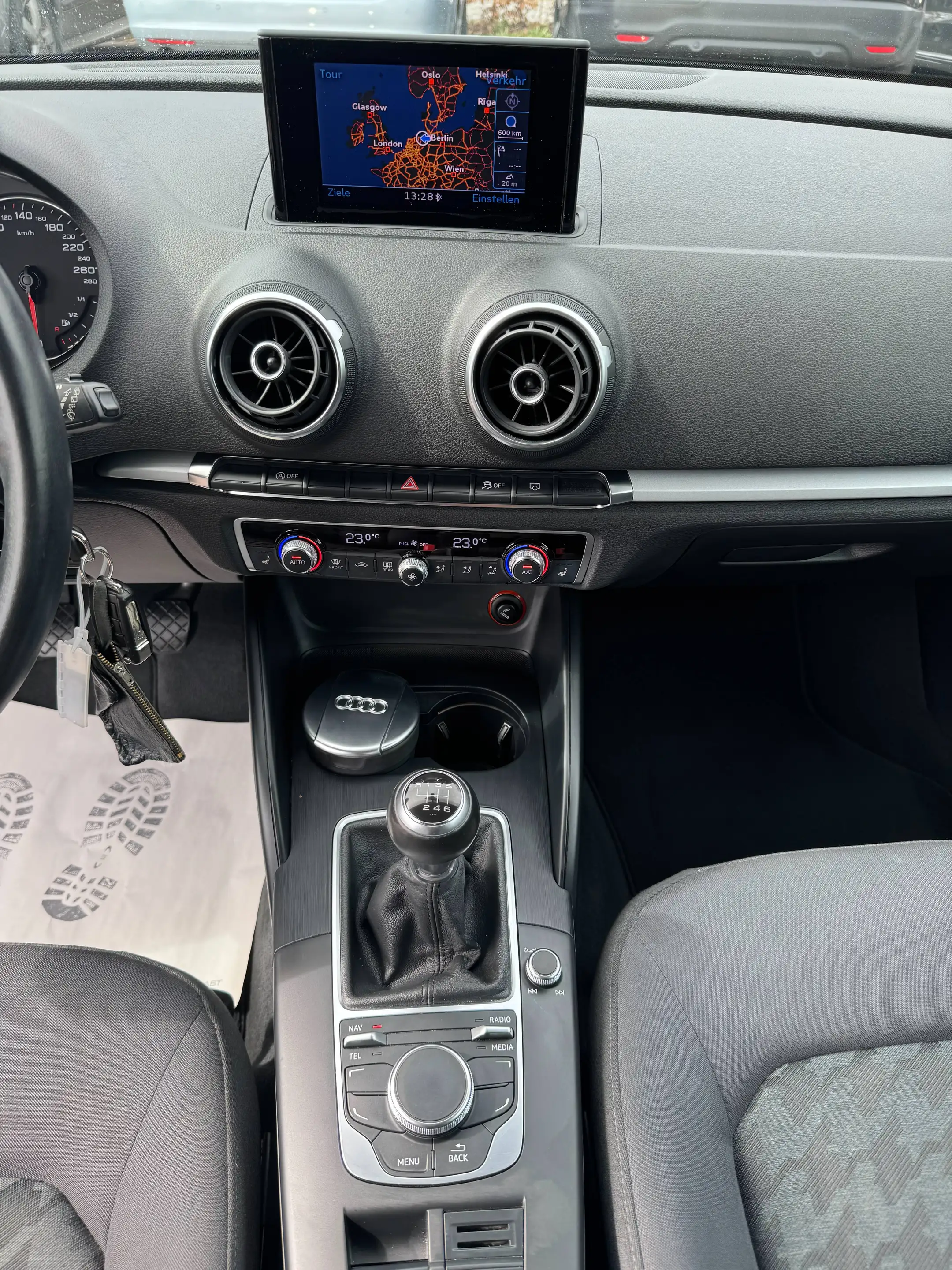 Audi A3 attraction-NAV+PDC+Shzg.. — photo 14
