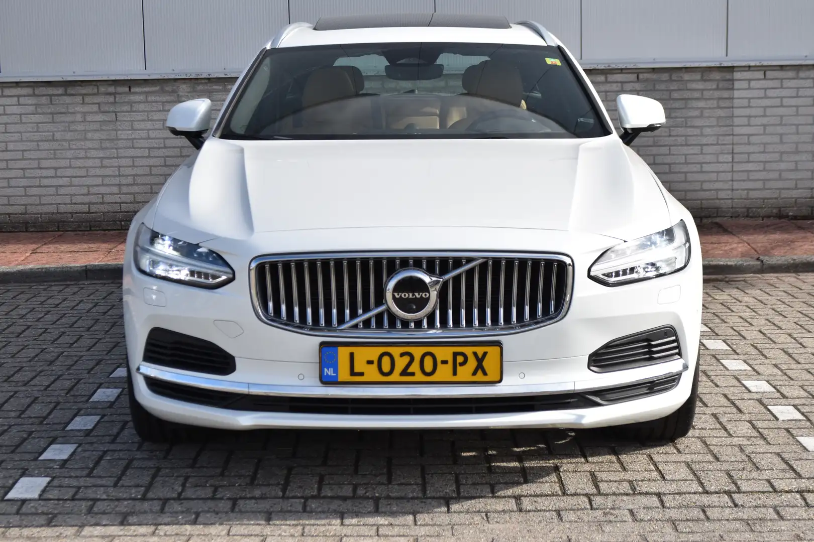 Volvo V90 2.0 T6 AWD Inscription Exclusive | Panoramadak | B Blanc - 2
