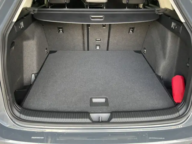 Volkswagen Golf view 17