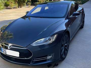 Model S 85D