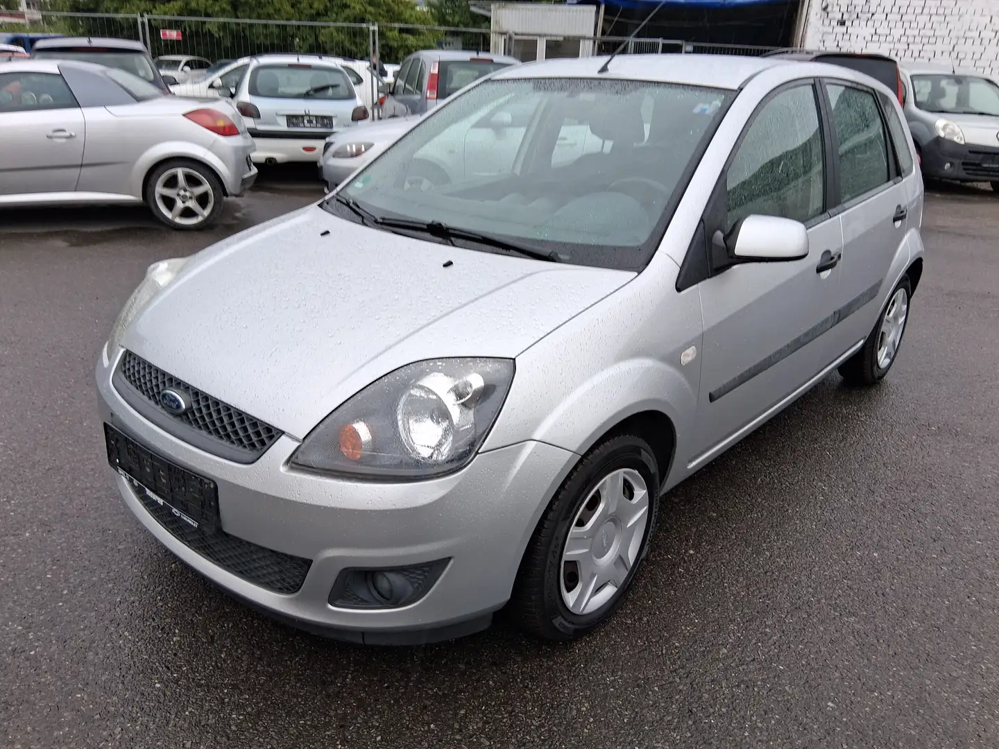Ford Fiesta 1.4 Connection Gris - 2