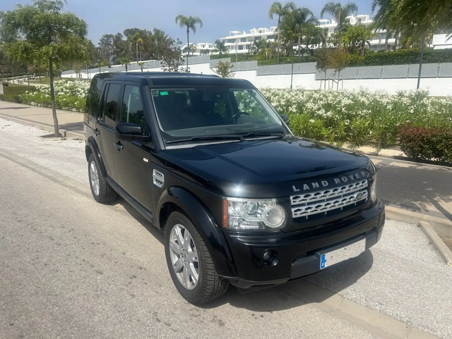 Land Rover Discovery 3.0SDV6 SE Aut. Negro - 2