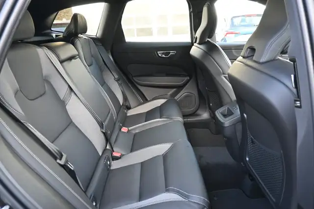 Volvo XC60 view 15