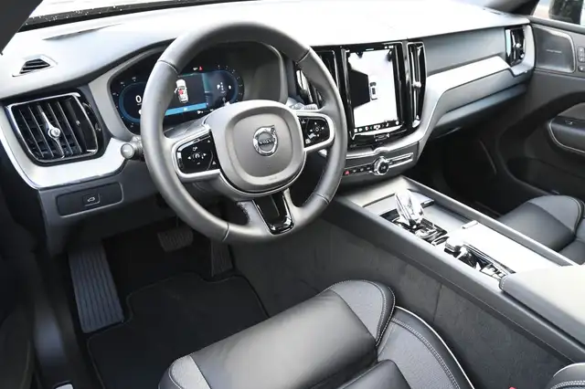 Volvo XC60 view 12