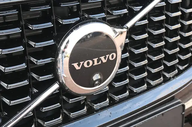 Volvo XC60 view 9
