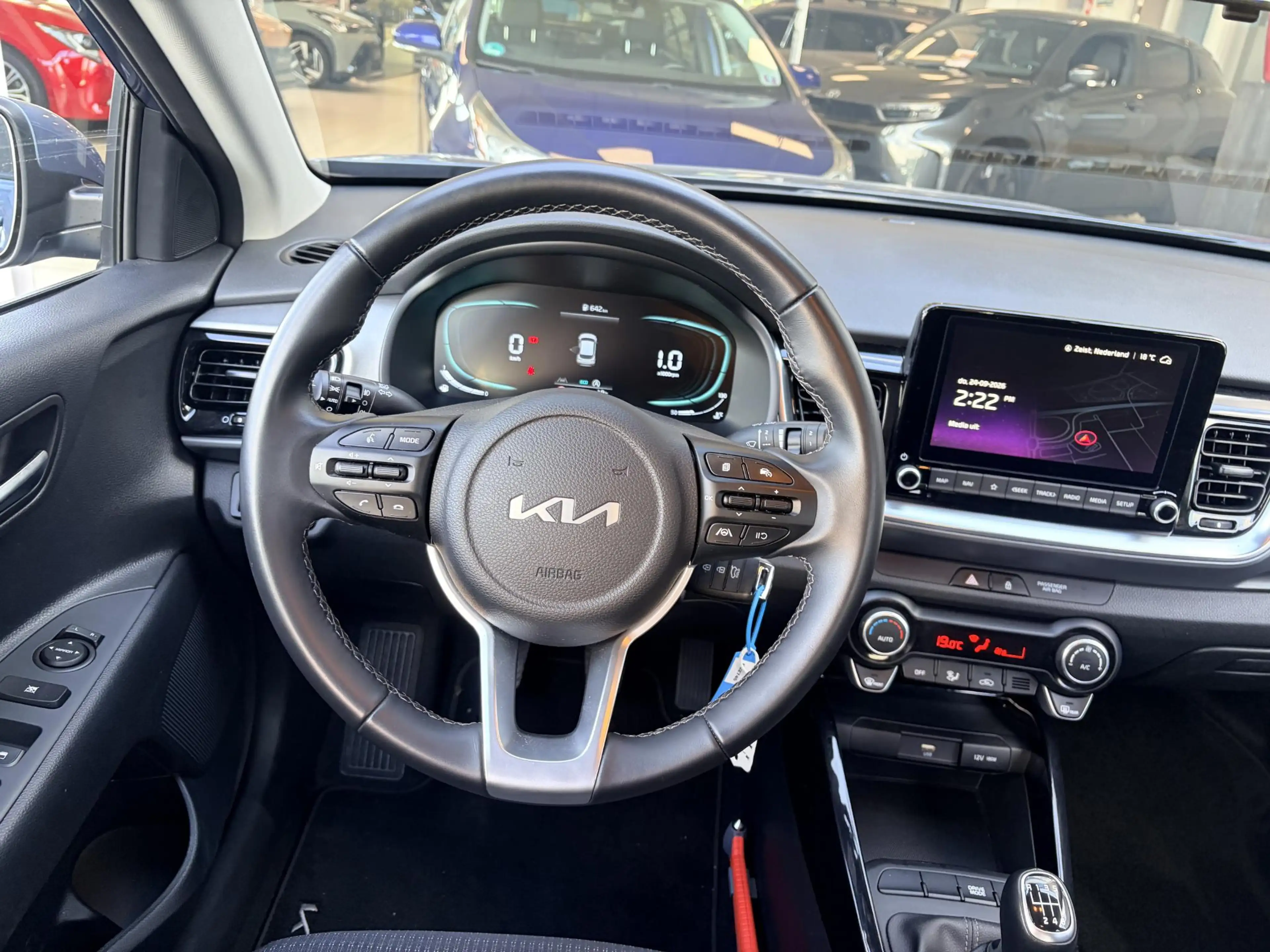 Kia Stonic 1.0 T-GDi MHEV DynamicLine | Climate Control | Nav — photo 11