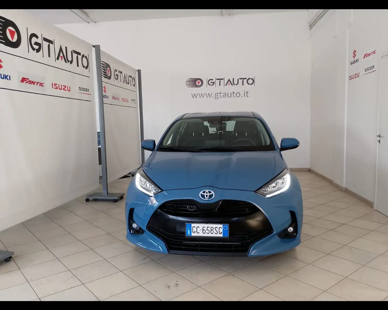 Toyota Yaris 1.5 Hybrid 5 porte Active Bleu - 2