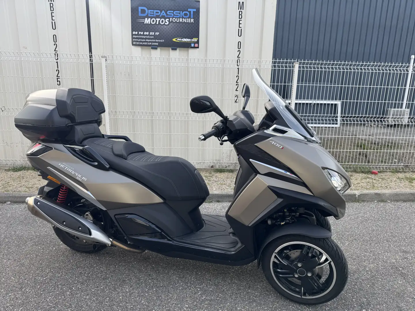 Peugeot Metropolis Marrón - 1