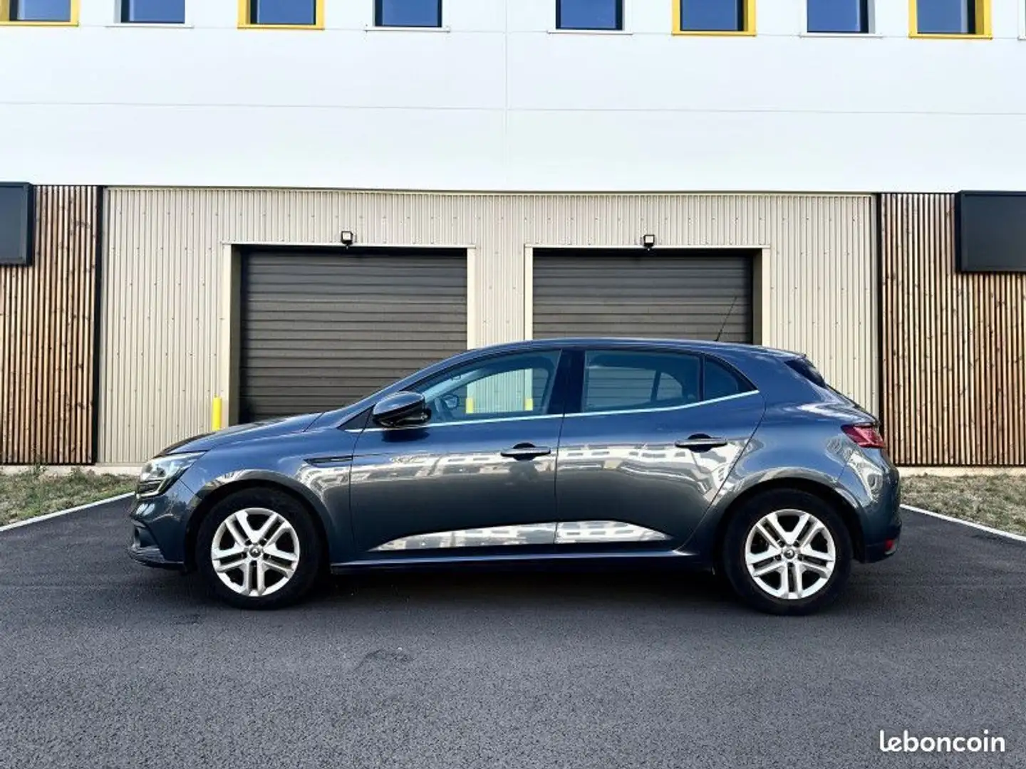 Renault Megane IV 1.5 DCI 90CH ZEN DISTRIBUTION NEUVE Gris - 2