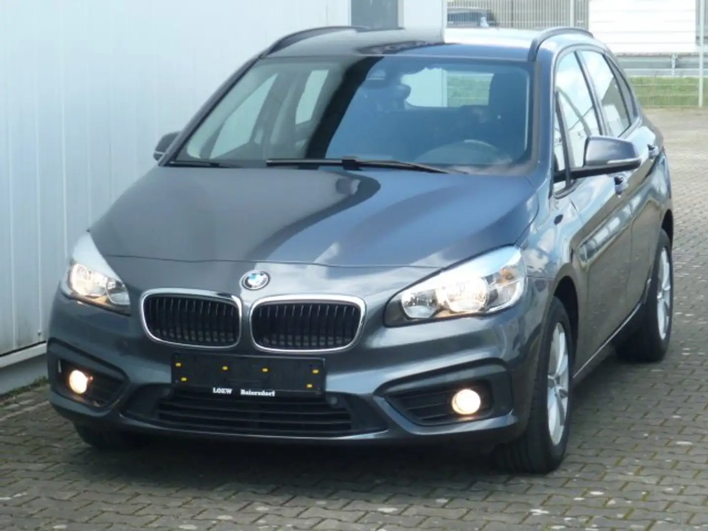 BMW 216 d ActiveTourer Advantage Klima NAVI SHZ PDC ALU Grau - 1