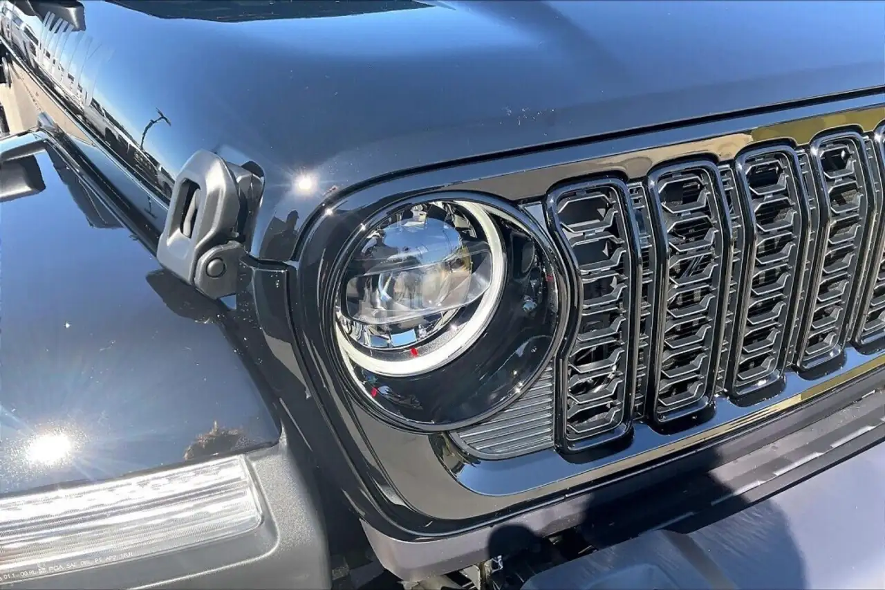 Jeep Gladiator photo Jeep Gladiator