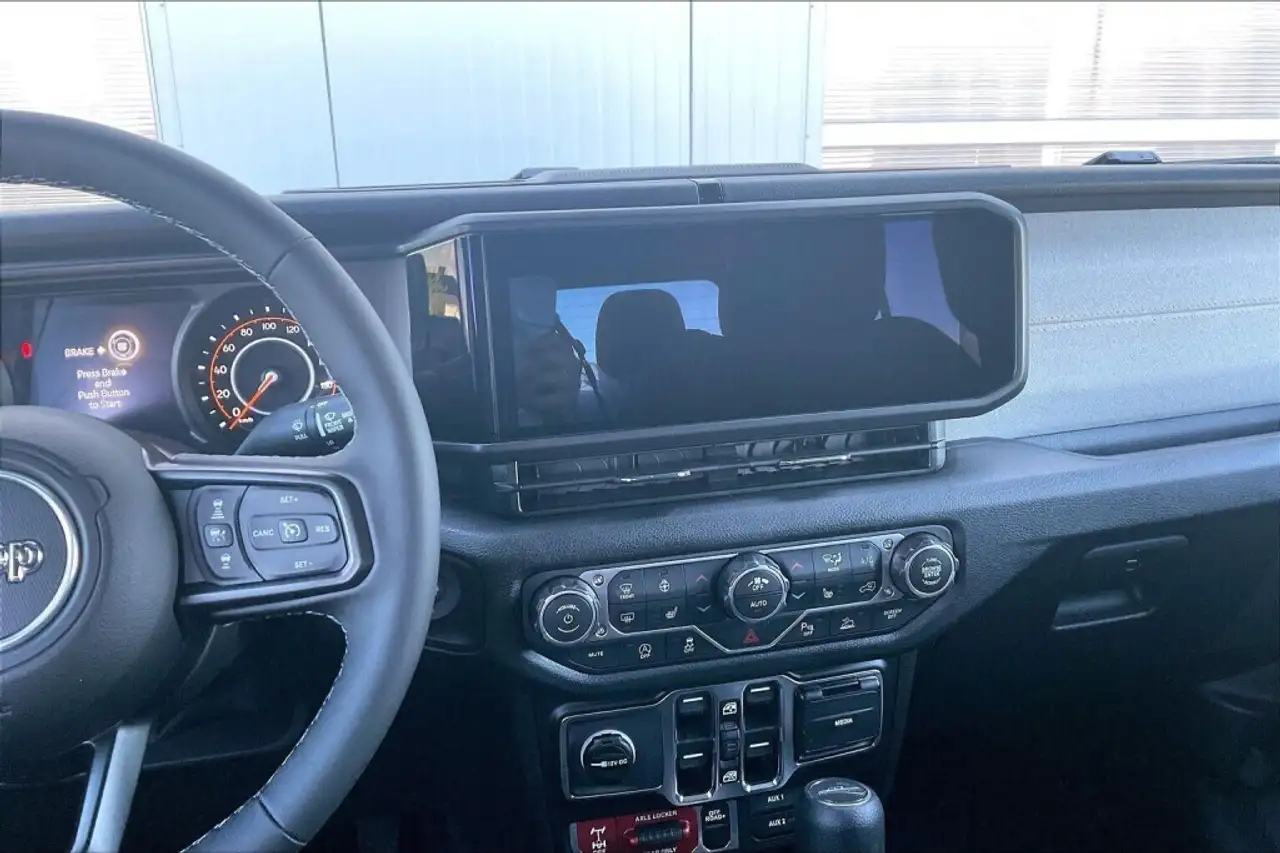 Jeep Gladiator photo Jeep Gladiator