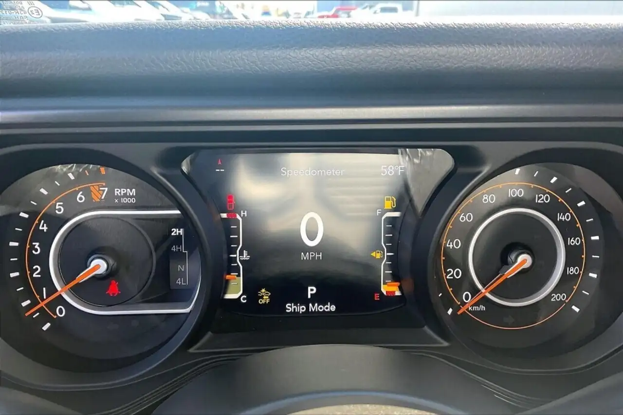 Jeep Gladiator photo Jeep Gladiator