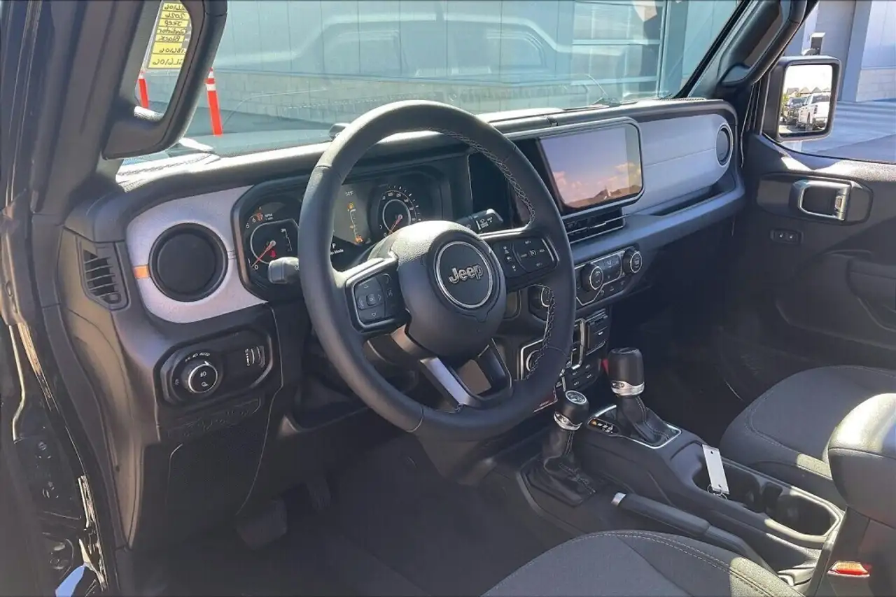 Jeep Gladiator photo Jeep Gladiator
