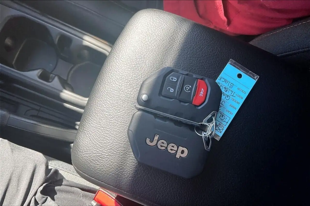 Jeep Gladiator photo Jeep Gladiator