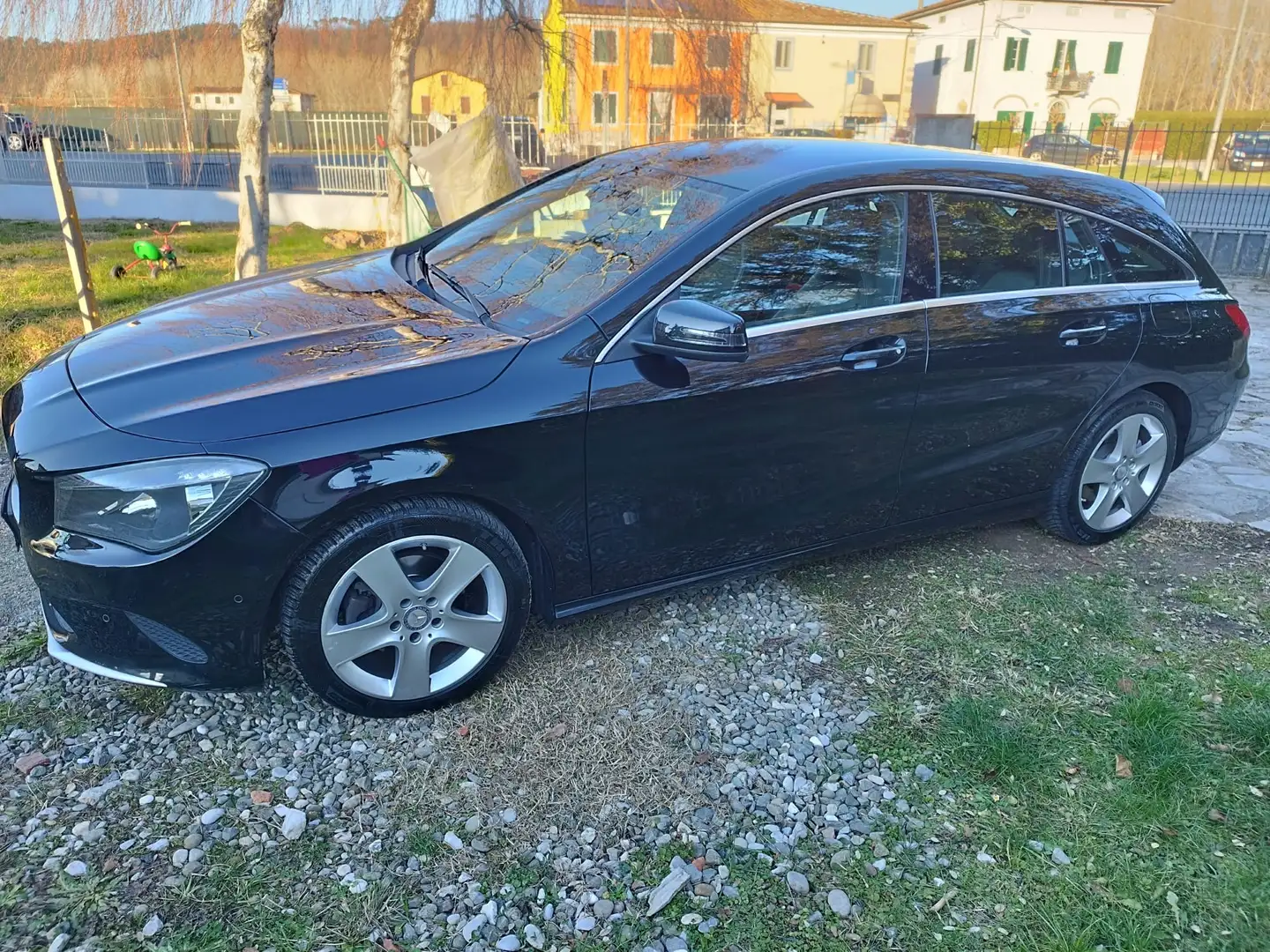 Mercedes-Benz CLA 180 CLA 180 Shooting Brake Busines Nero - 1
