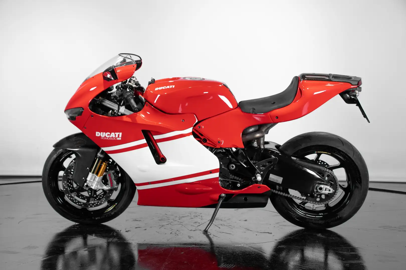Ducati Desmosedici RR 1329/1500 Kırmızı - 1