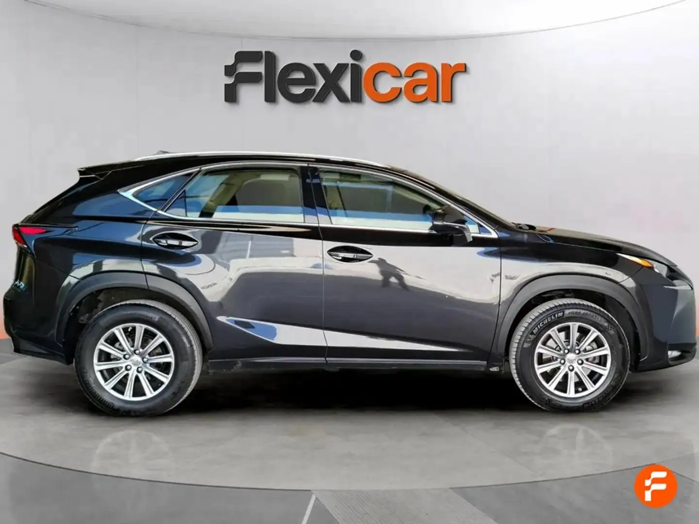Lexus NX 300h 2.5 Business 2WD Negro - 2