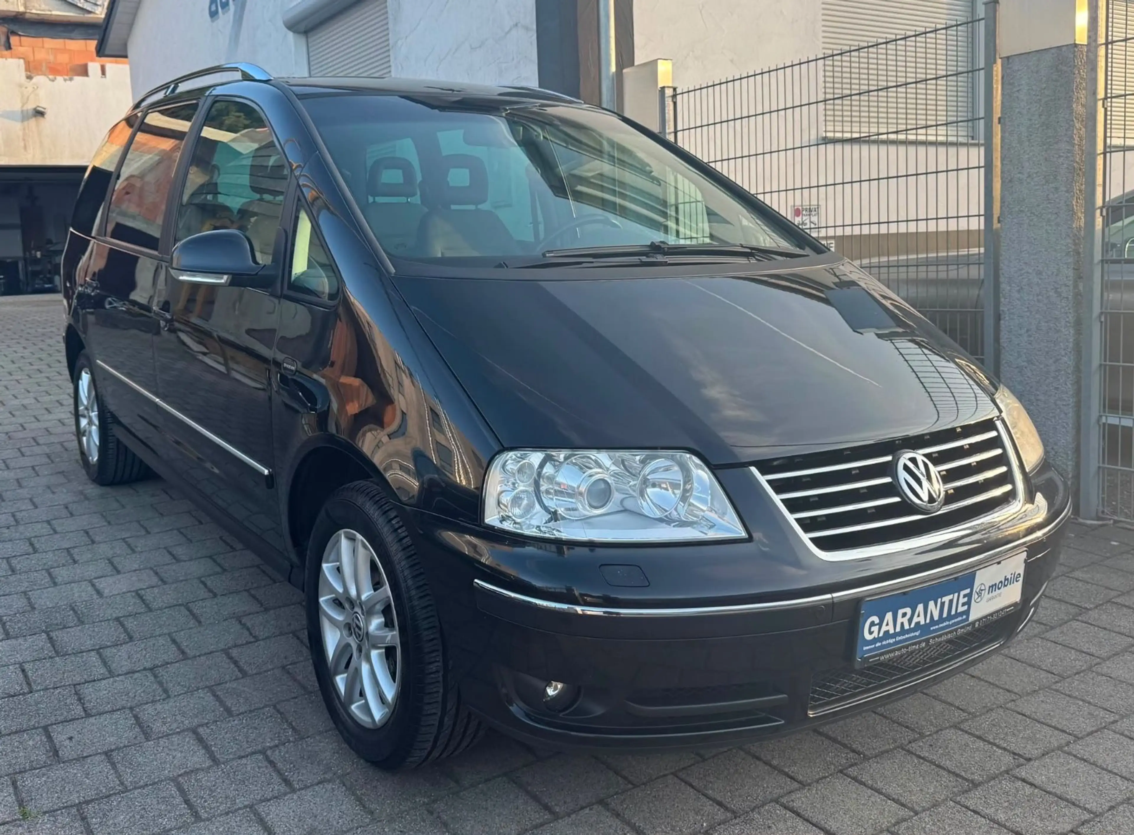 Volkswagen Sharan Comfortl. 1.8T Aut|XENON|STANDH|AHK|30TKM — photo 3