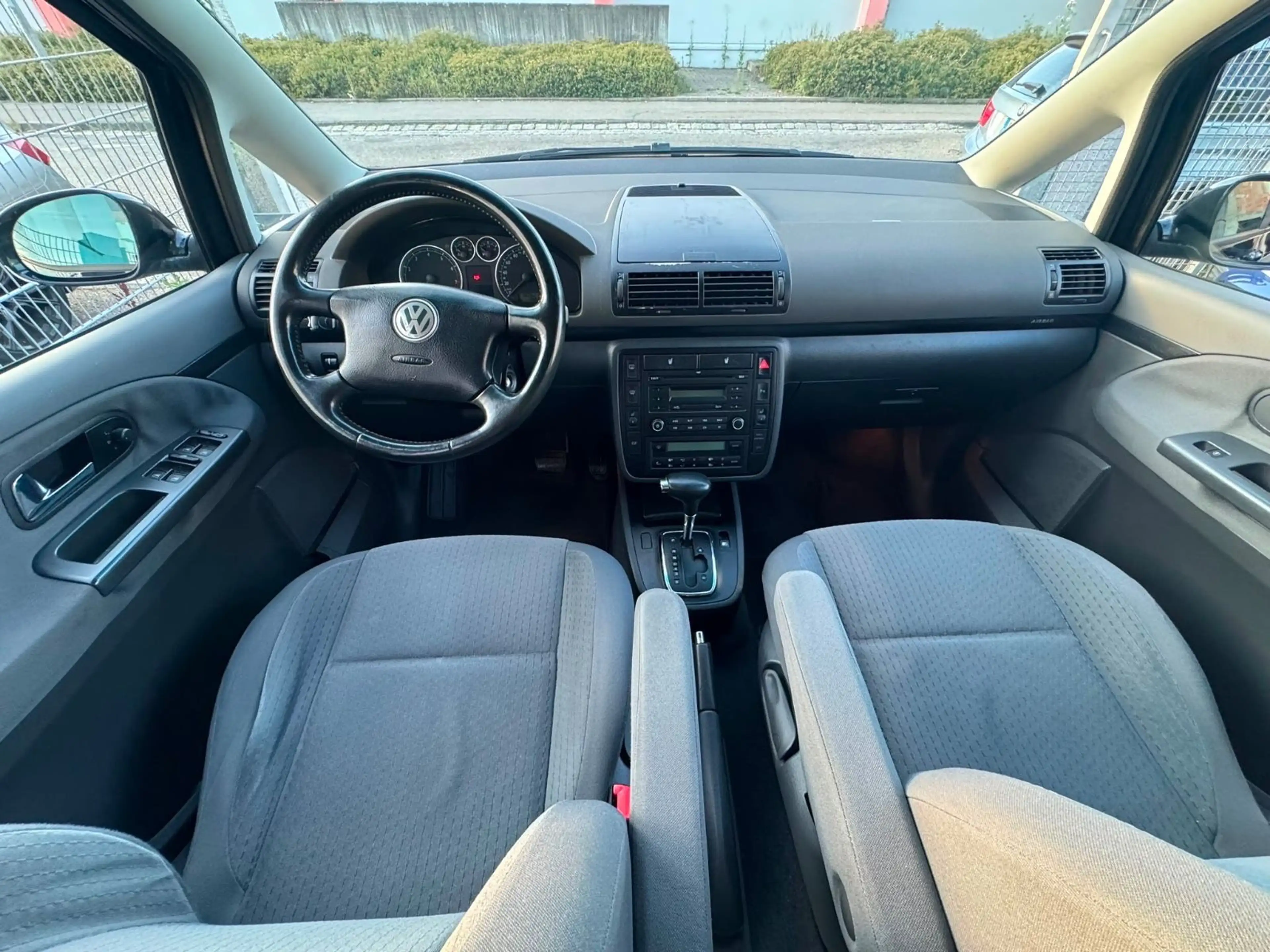 Volkswagen Sharan Comfortl. 1.8T Aut|XENON|STANDH|AHK|30TKM — photo 15