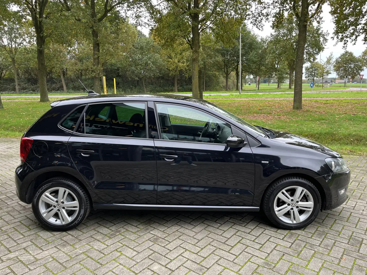 Volkswagen Polo 1.2 Easyline | ALL SEASON | BLUETOOTH | CLIMA | CR Noir - 2