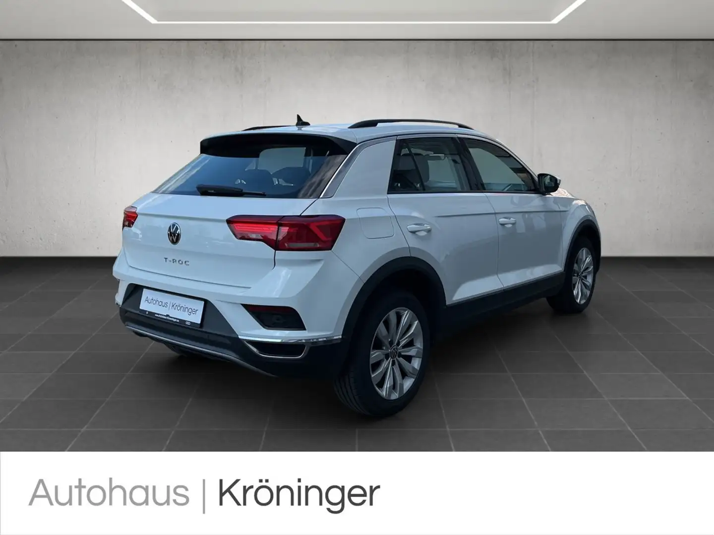 Volkswagen T-Roc 1.5 TSI DSG Style ACC LED Klima SHZ Wit - 2