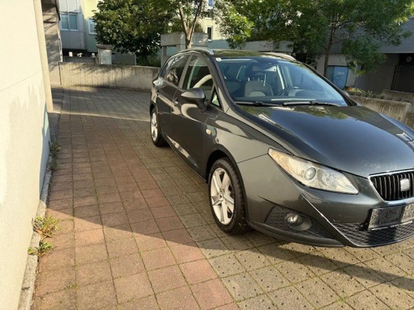 SEAT Ibiza Ibiza ST Style 1,6 TDI CR DPF Style Grau - 2