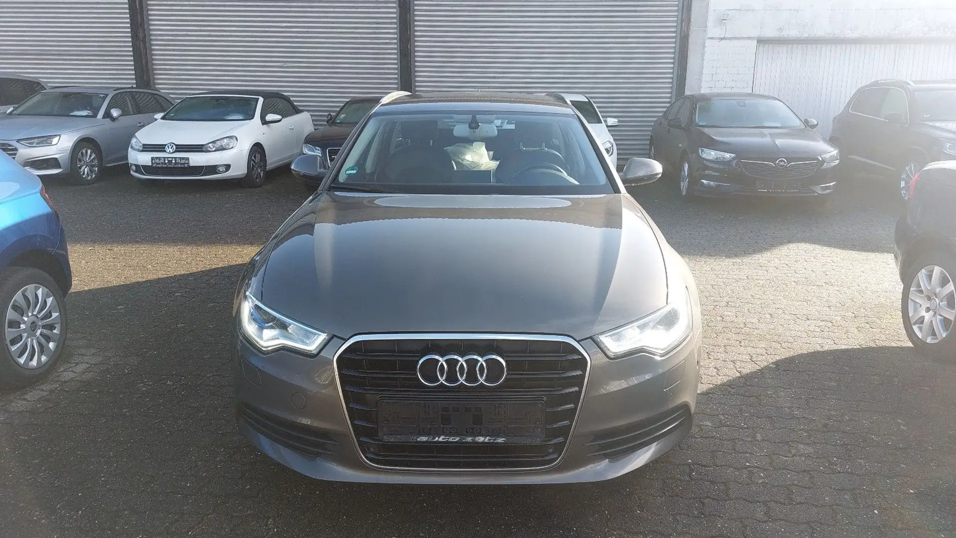 Audi A6 Avant 2.0 TDI ultra Grau - 2