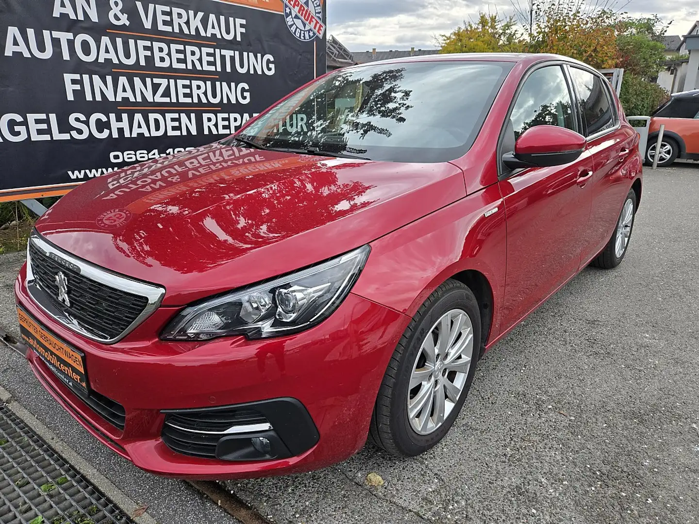 Peugeot 308 1,2 PureTech 110 Style S&S Rot - 1