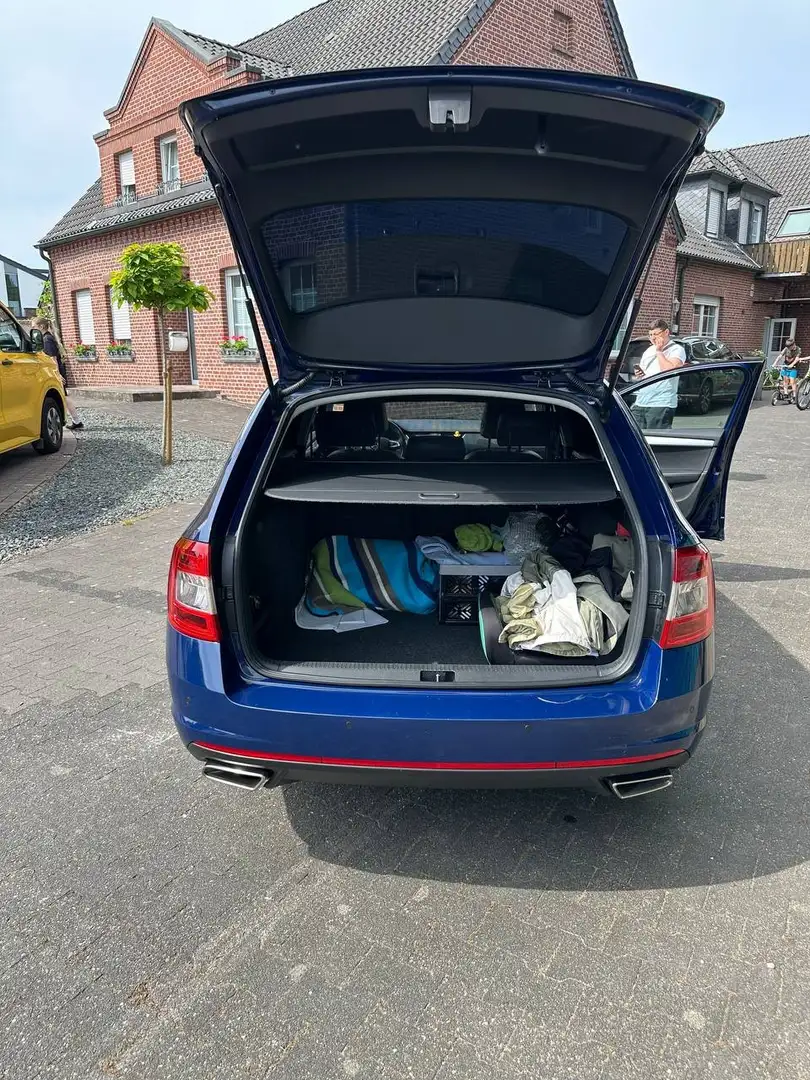 Skoda Octavia Octavia Combi 1.6 TDI DPF DSG Sport Edition plava - 2