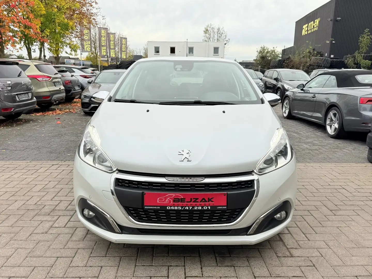 Peugeot 208 208 1.2i 2018 110pk met keuring - 2