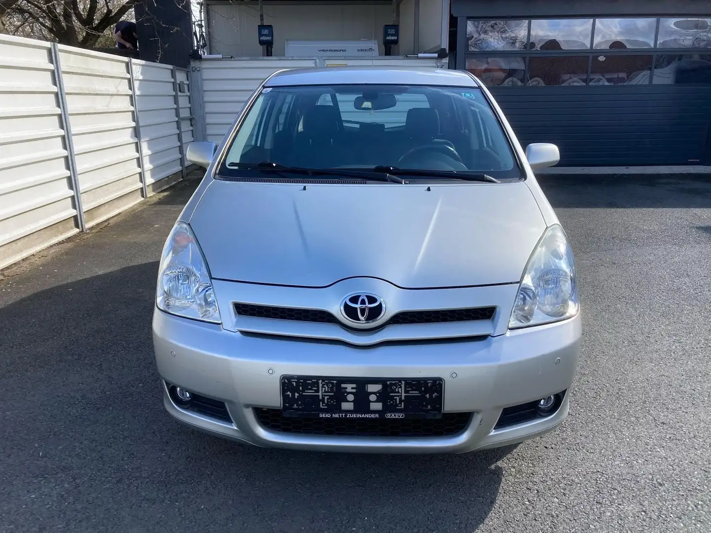 Toyota Corolla Verso 1,6 VVT-i Linea Sol Grau - 2