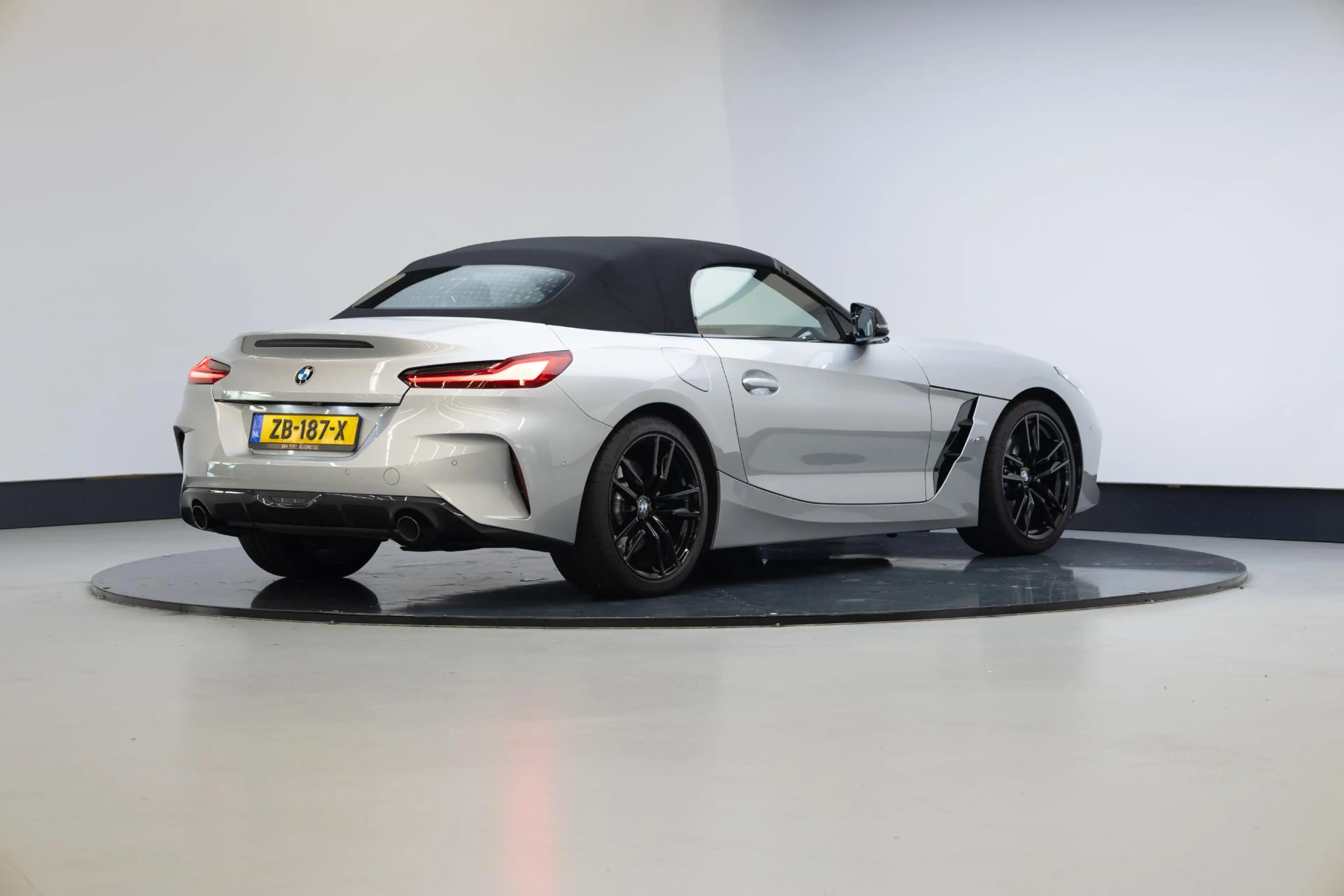 BMW Z4 Roadster sDrive30i High Executive Edition — photo 32