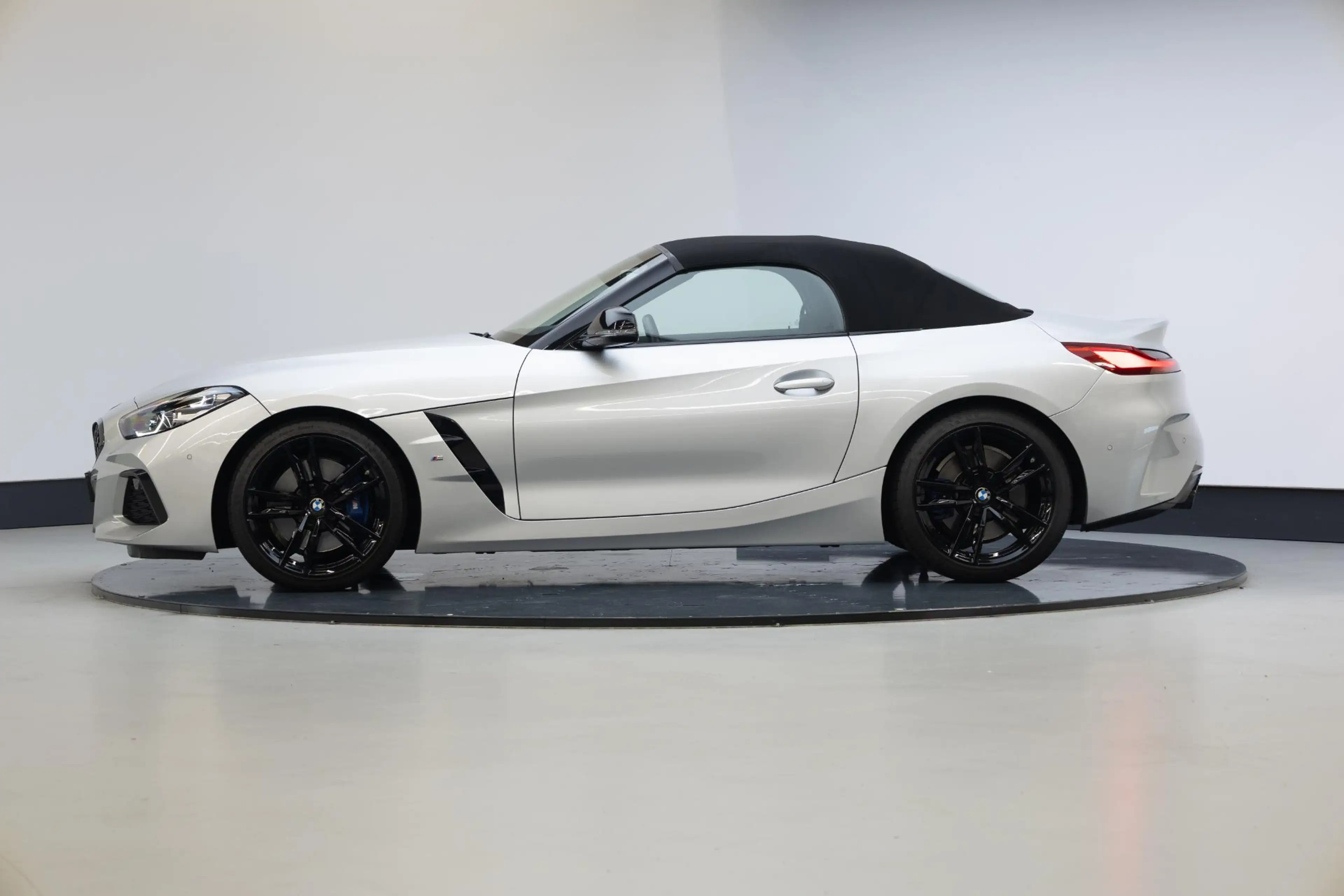 BMW Z4 Roadster sDrive30i High Executive Edition — photo 28
