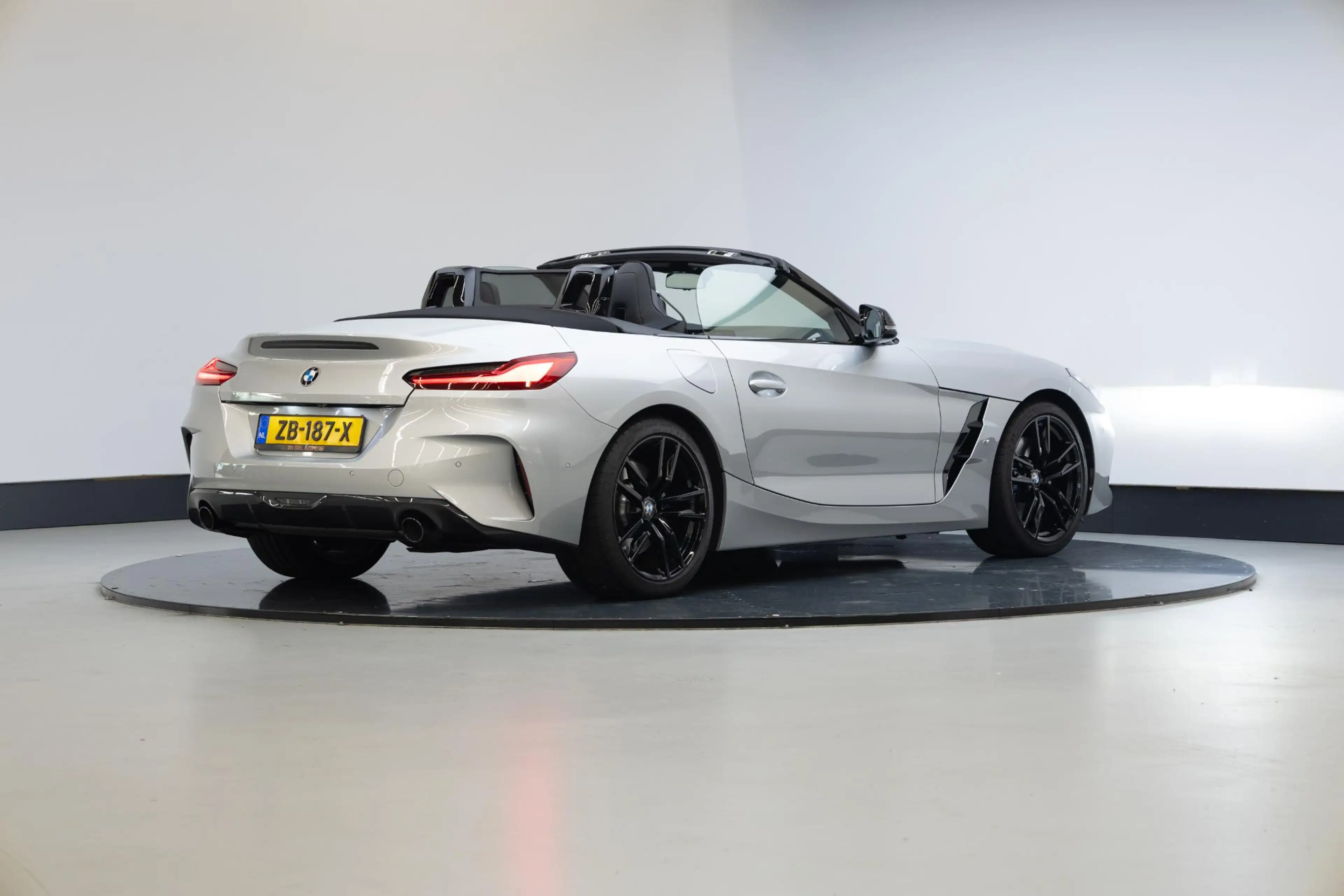 BMW Z4 Roadster sDrive30i High Executive Edition — photo 33