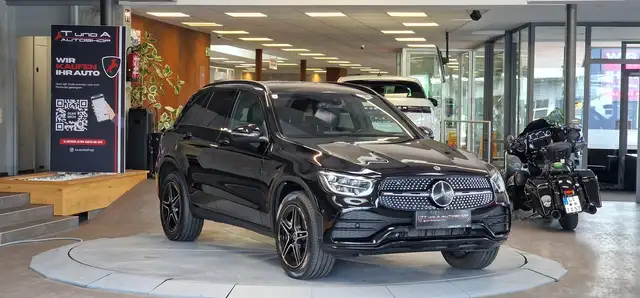 Mercedes-Benz GLC view 3
