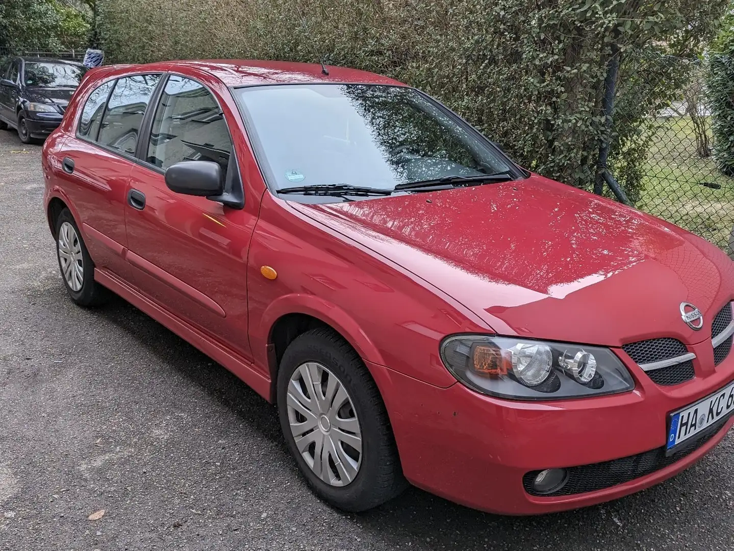 Nissan Almera 1.5, Facelift Rot - 1