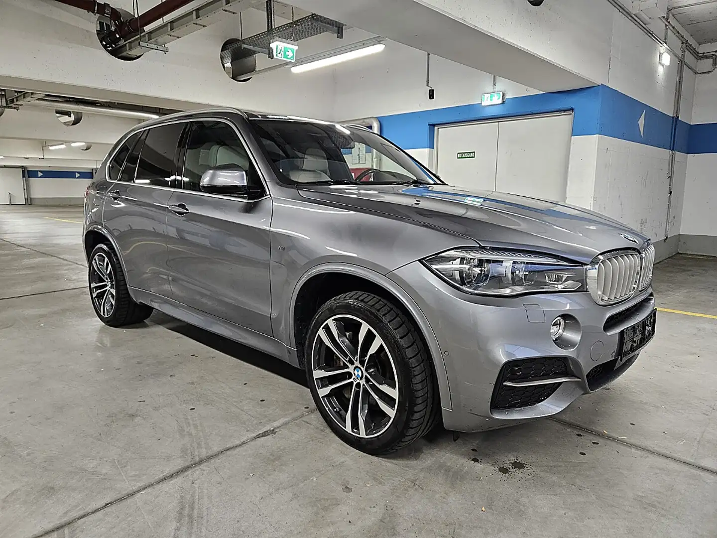 BMW X5 M 50d Aut. Grau - 2