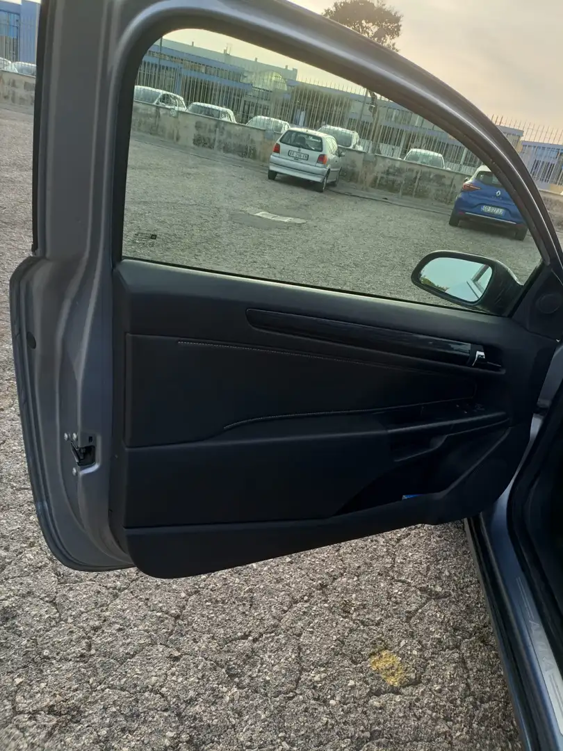 Opel Astra Astra III 2004 GTC GTC 1.9 cdti Cosmo 150cv 6m - 2