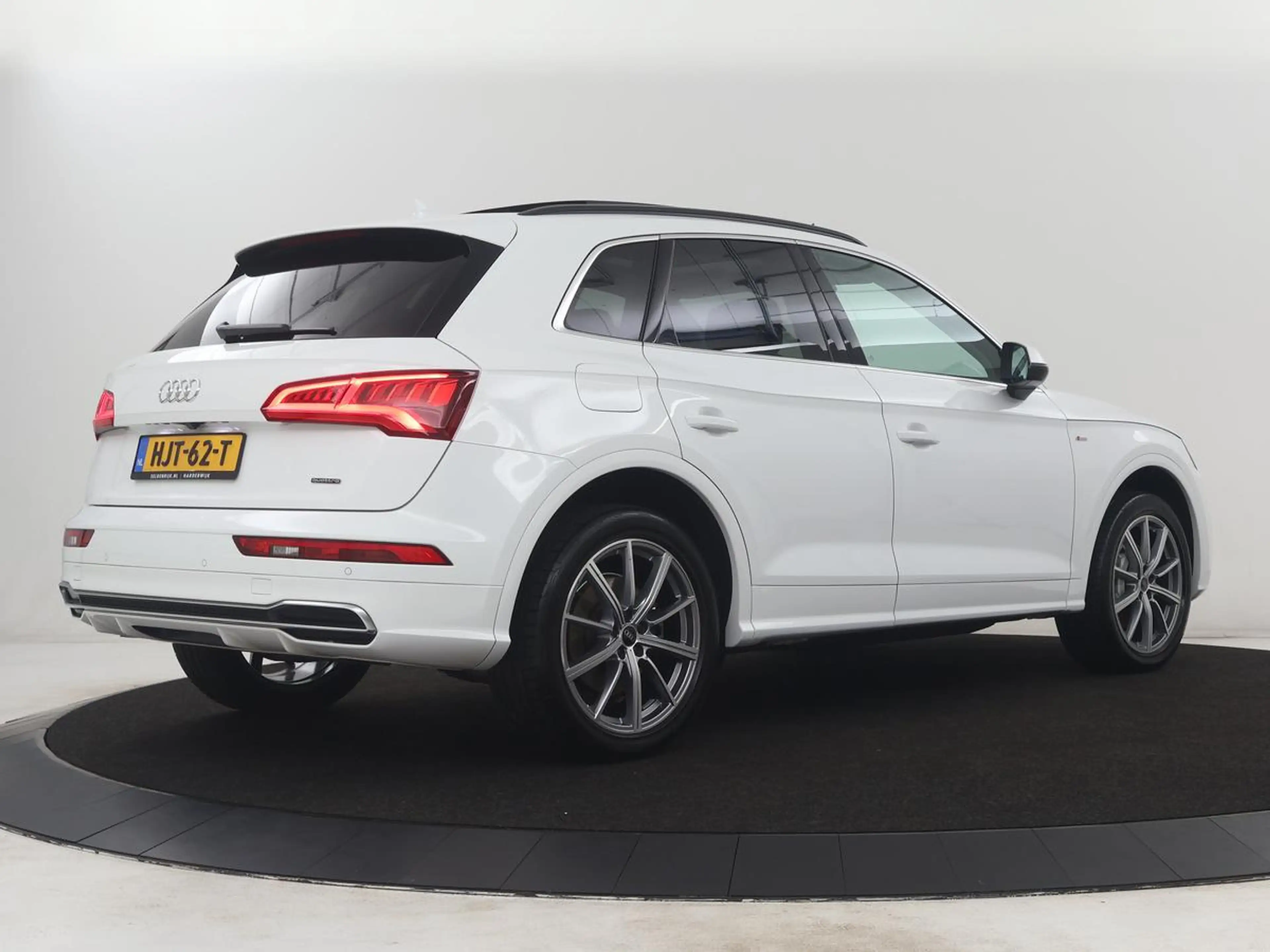 Audi Q5 50 TFSI e quattro S edition | SOH 85,5% | Panorama — photo 42