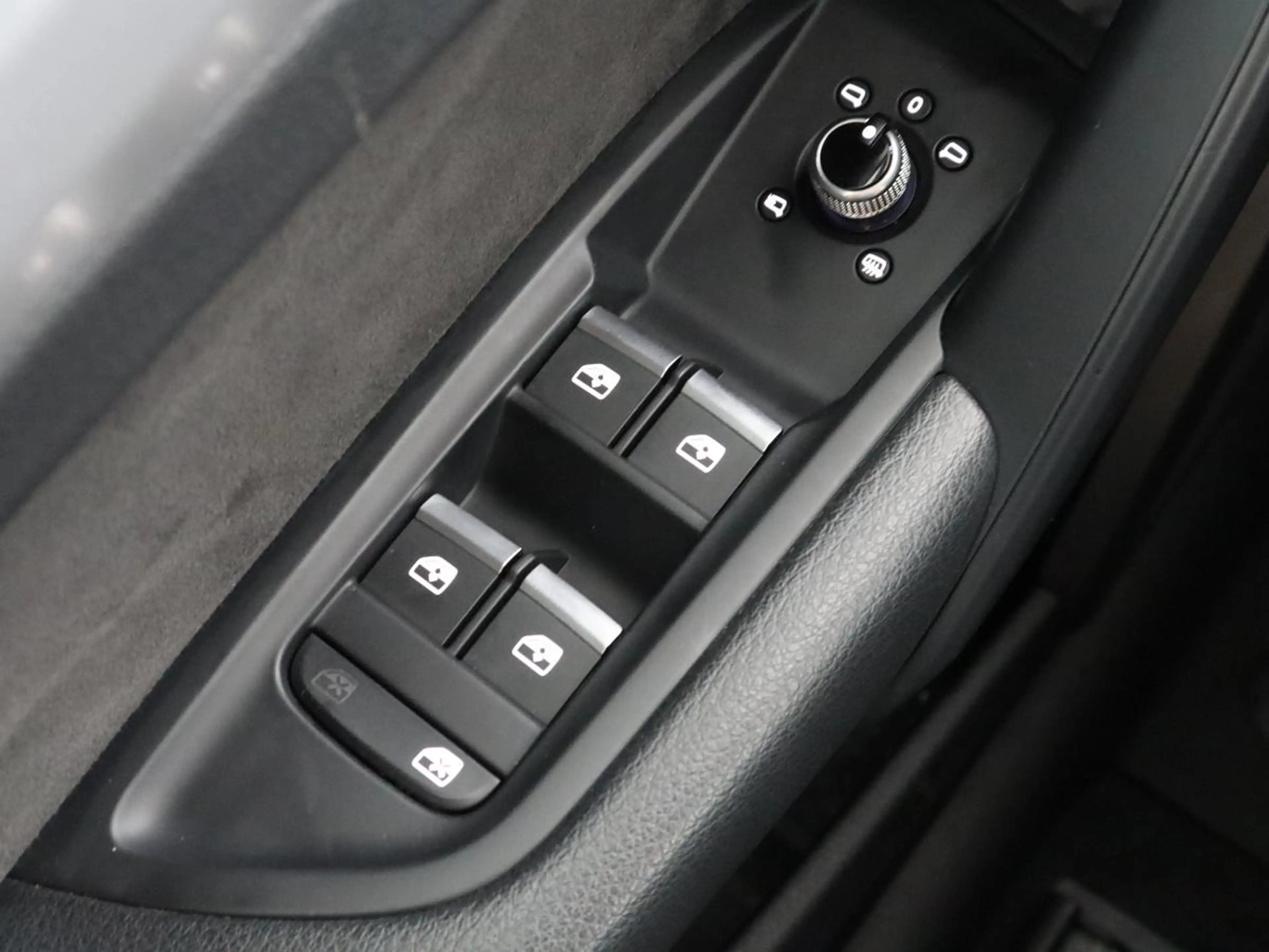 Audi Q5 50 TFSI e quattro S edition | SOH 85,5% | Panorama — photo 38