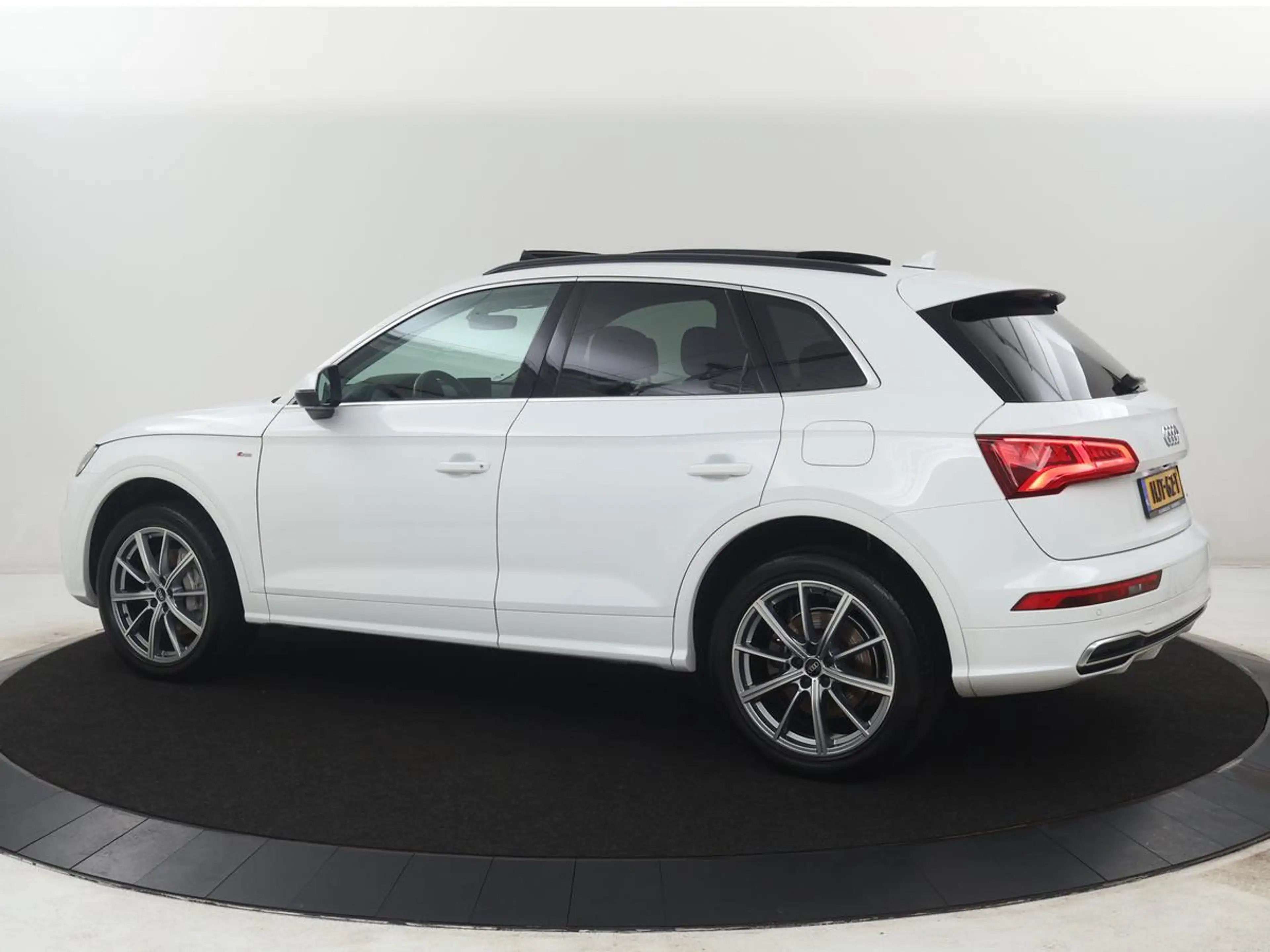 Audi Q5 50 TFSI e quattro S edition | SOH 85,5% | Panorama — photo 2