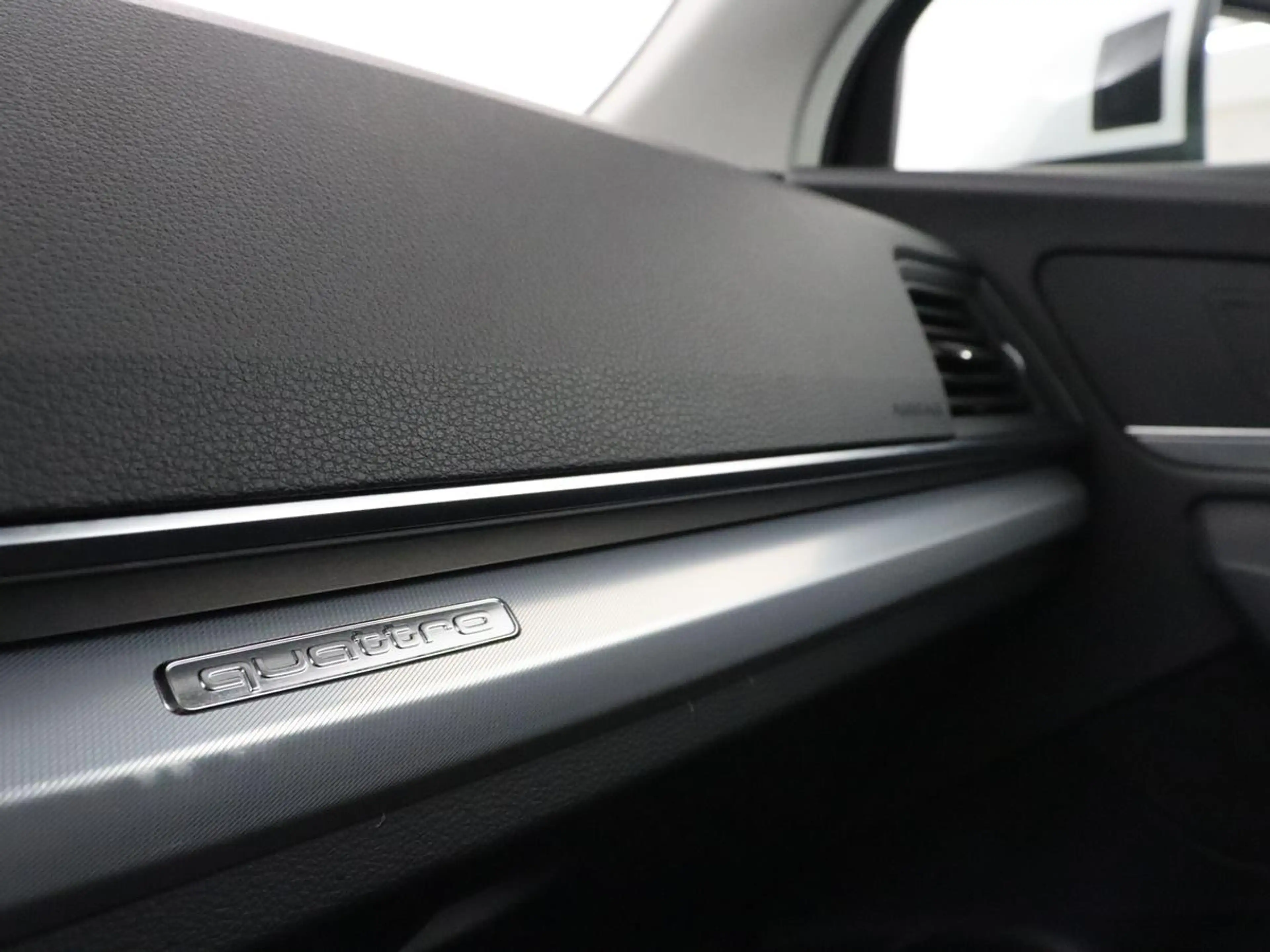 Audi Q5 50 TFSI e quattro S edition | SOH 85,5% | Panorama — photo 40