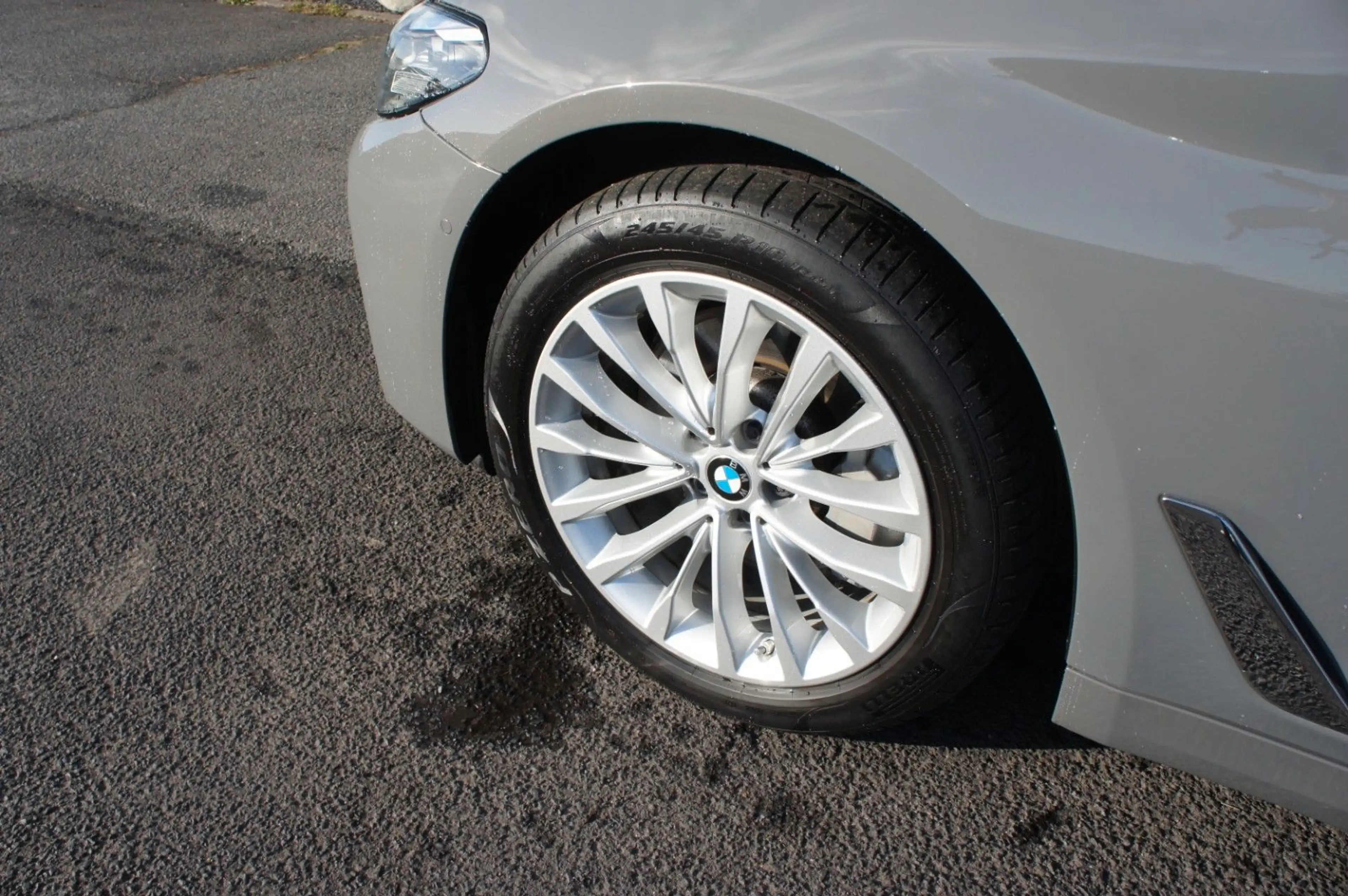 BMW 530 i xDrive Luxury Line*AHK*LEDER*KAM*LIVE*AMBIE — photo 12