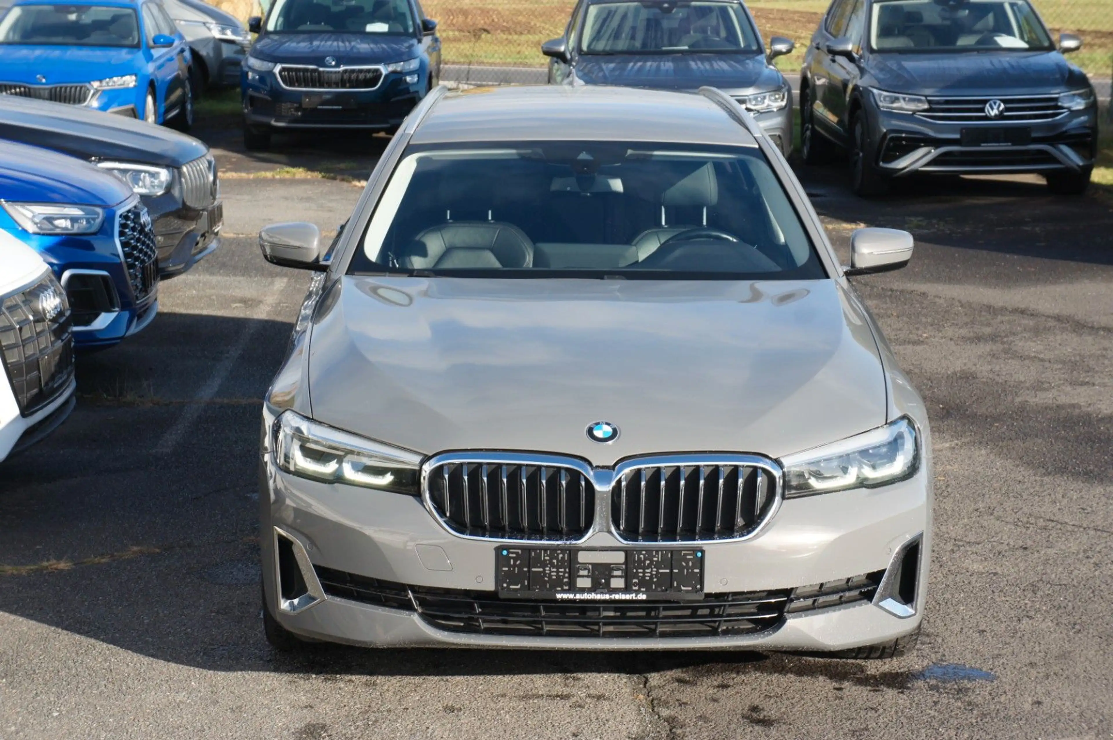 BMW 530 i xDrive Luxury Line*AHK*LEDER*KAM*LIVE*AMBIE — photo 5