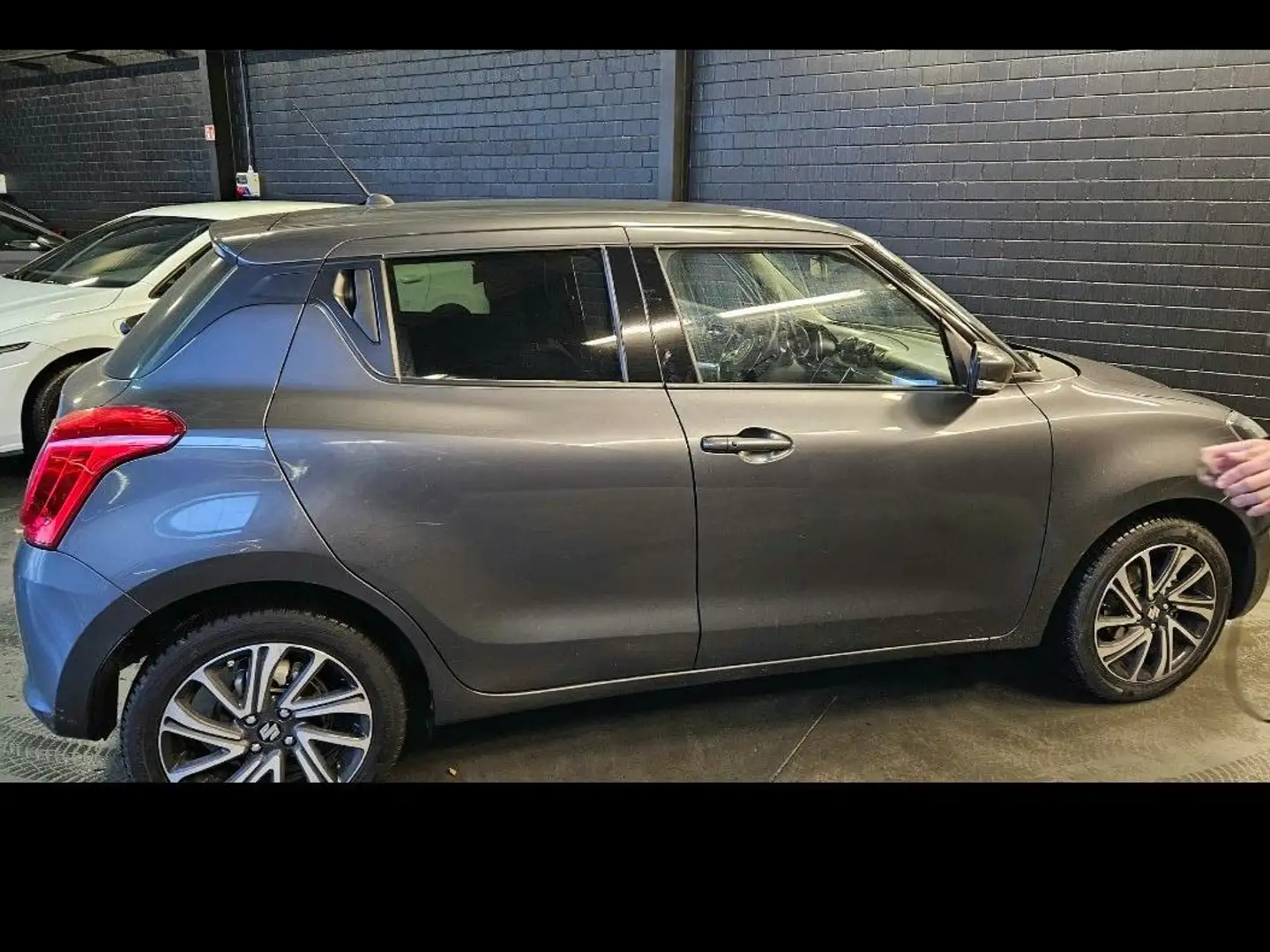 Suzuki Swift Swift 1.2 Dualjet Hybrid Comfort+ Gris - 1